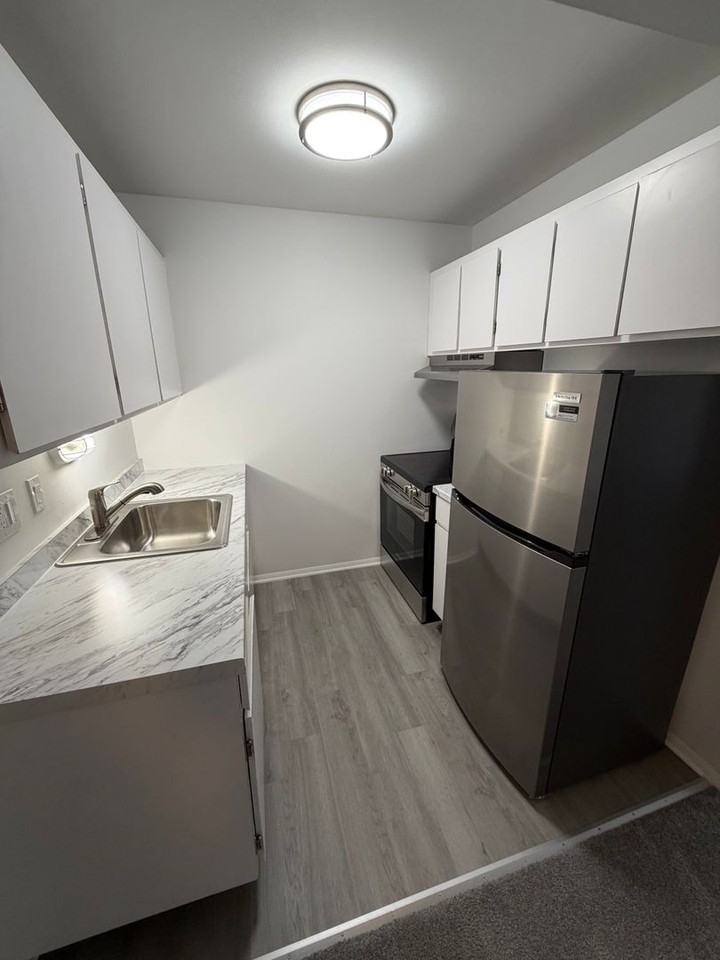 24801 Jefferson Ave - Photo 5 of 8