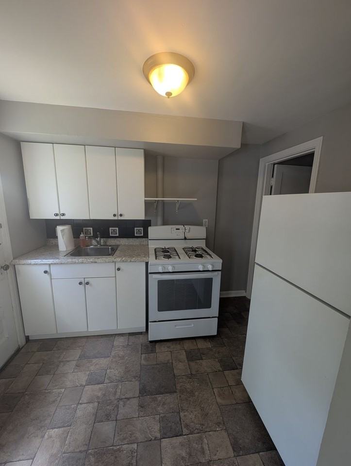 1514 Shire Pl - Photo 3 of 12