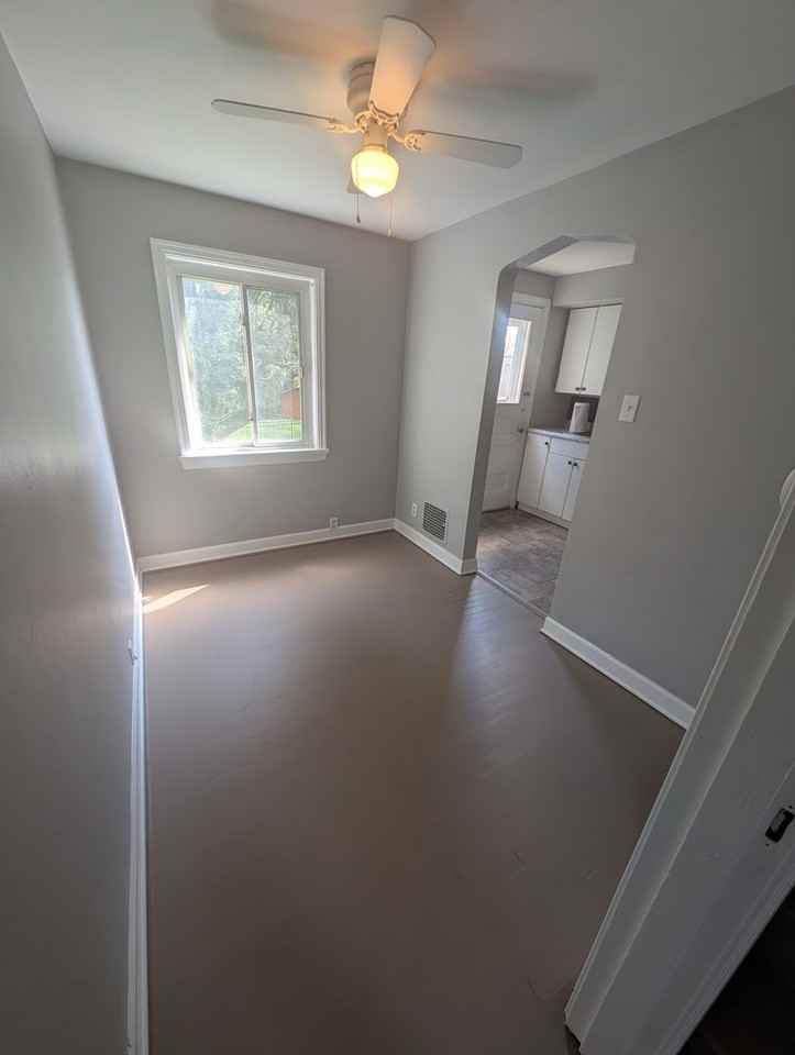 1514 Shire Pl - Photo 4 of 12