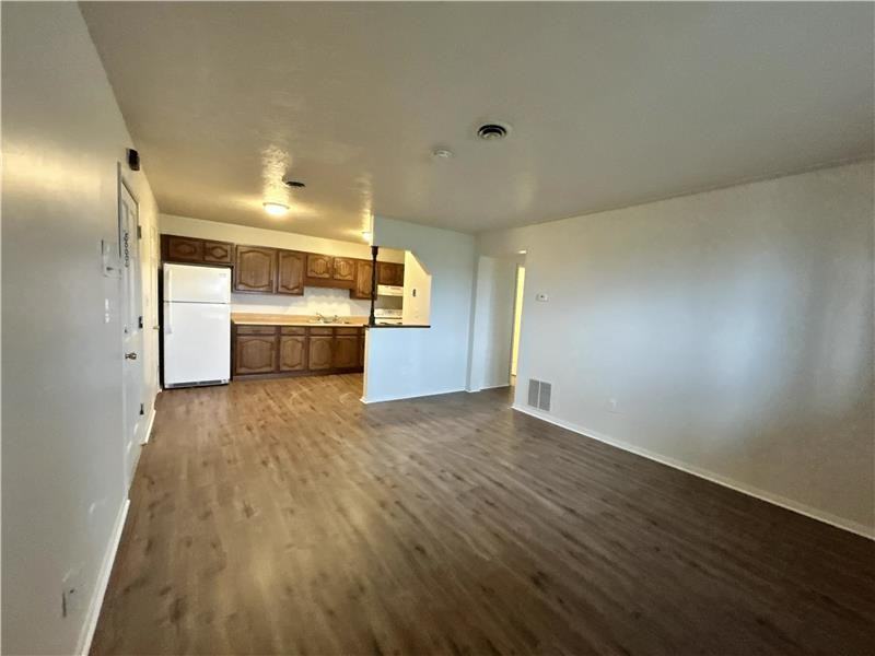 3433 Pennsylvania Ave #2 - Photo 5 of 7