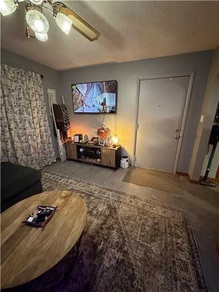 668 Virginia Ave - Photo 3 of 9