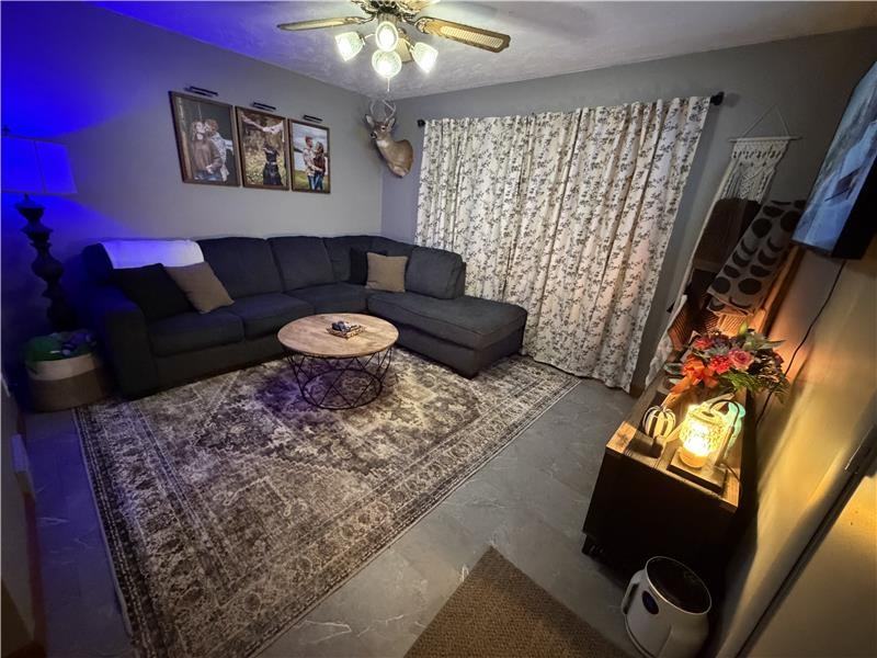 668 Virginia Ave - Photo 4 of 9