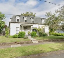 featured image of 1006 W 12th Aly