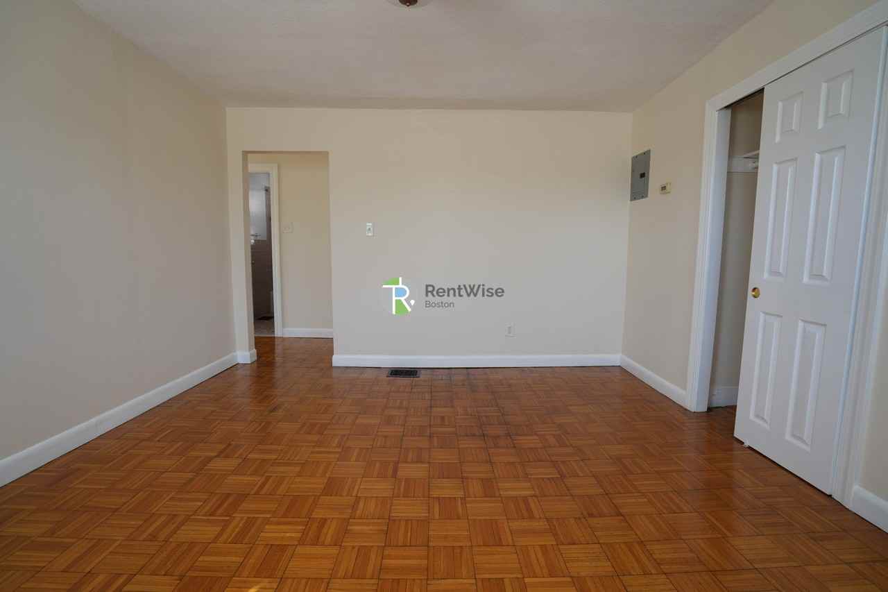 235 Parsons St #3 - Photo 4 of 21
