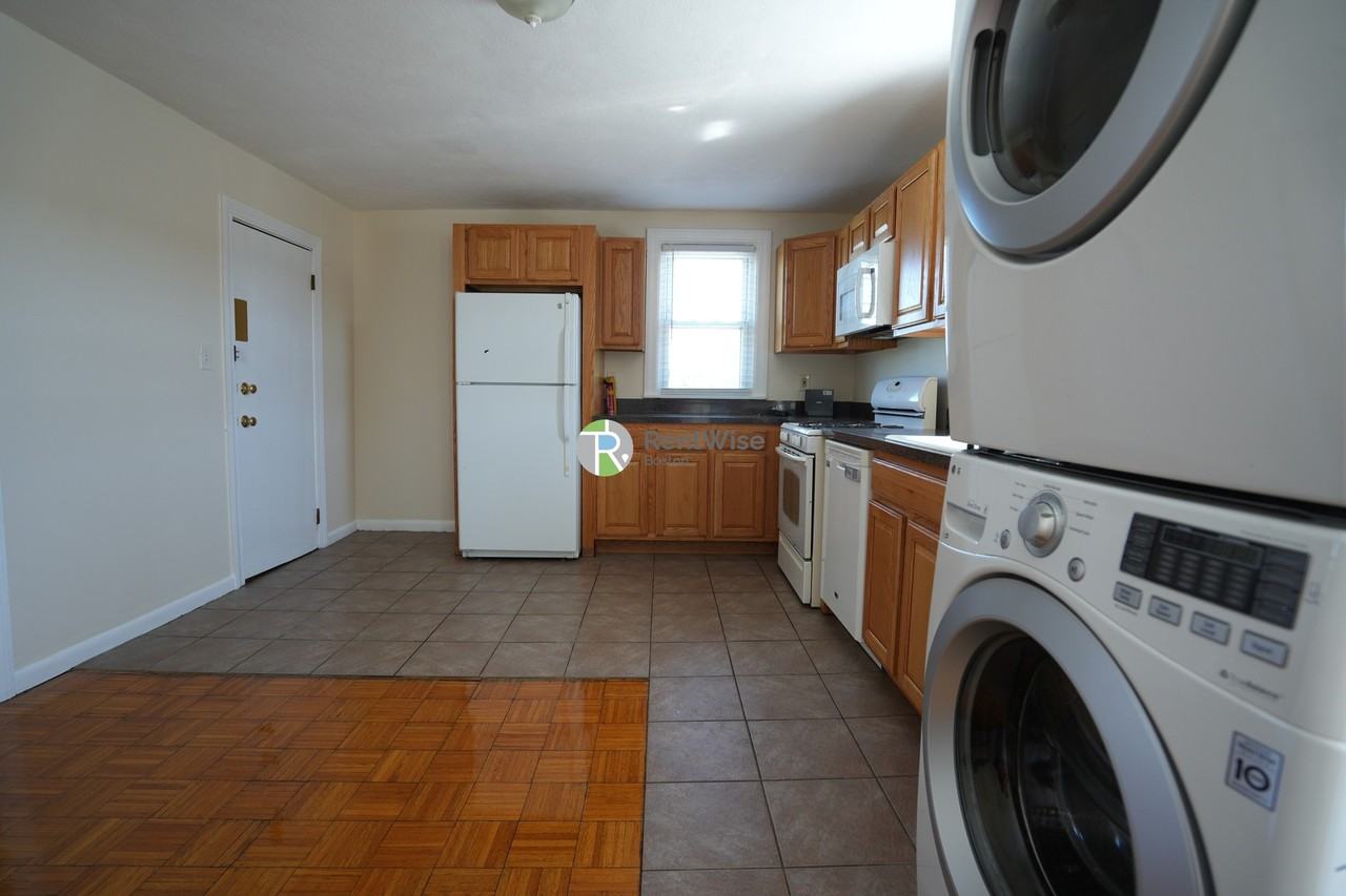 235 Parsons St #3 - Photo 5 of 21