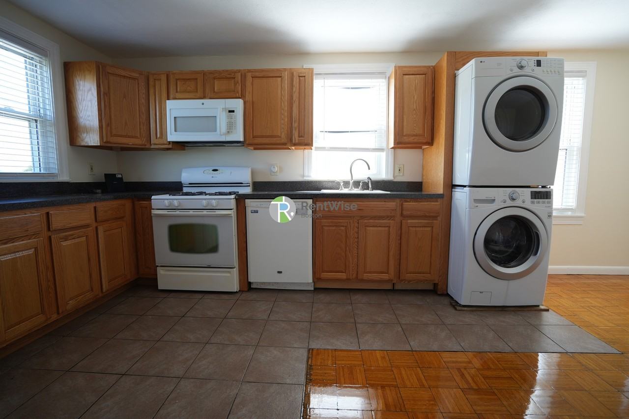 235 Parsons St #3 - Photo 6 of 21