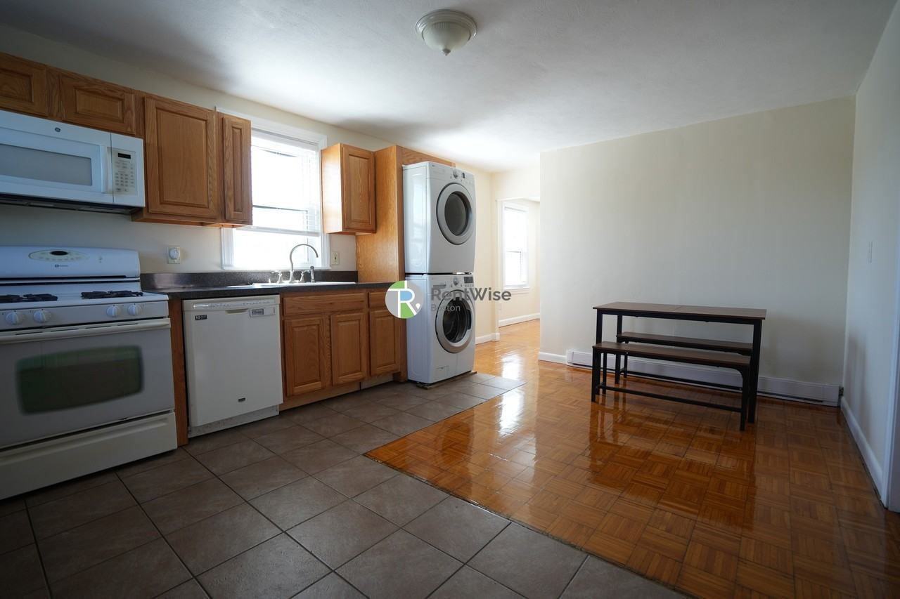 235 Parsons St #3 - Photo 7 of 21