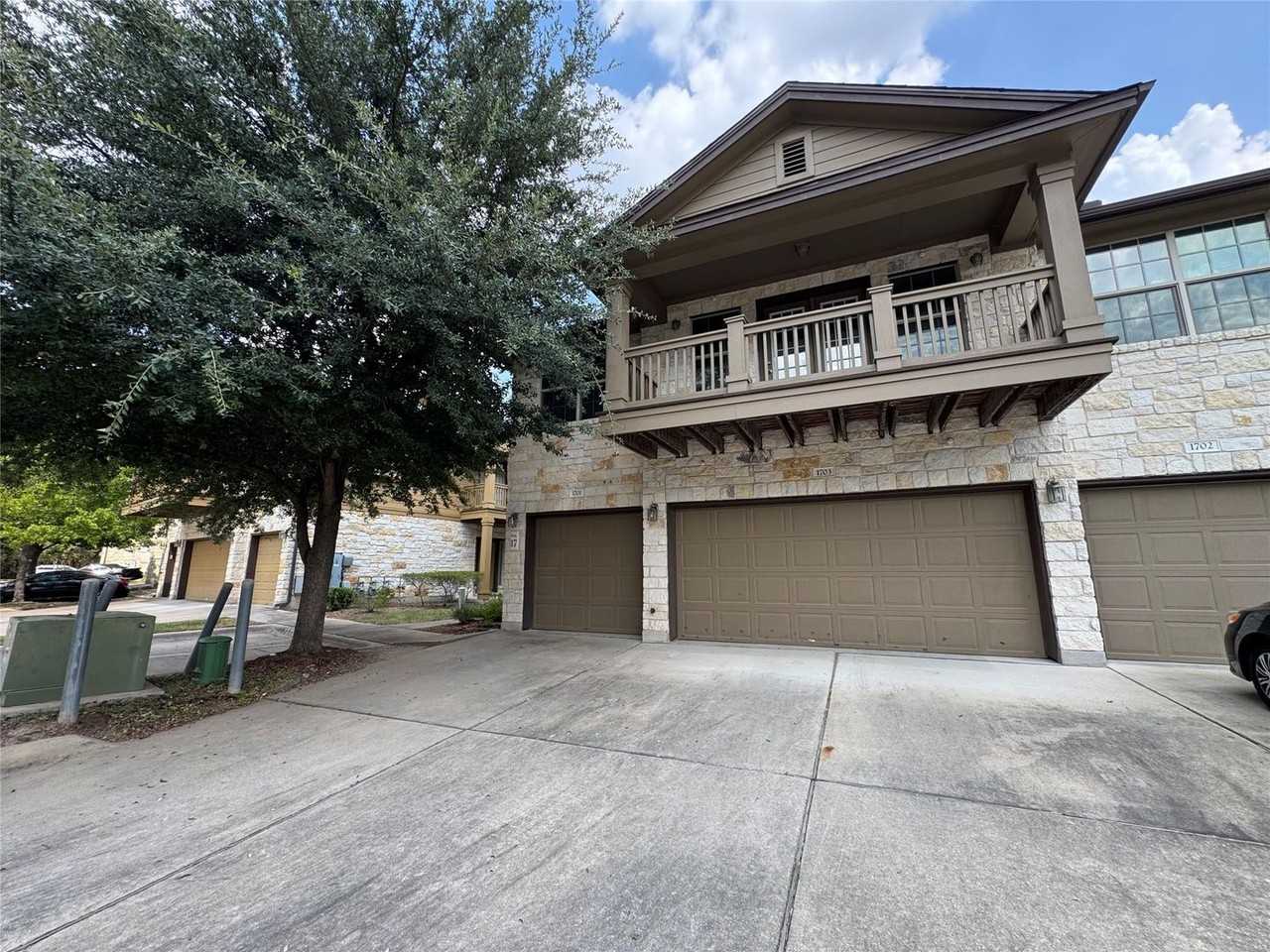 1310 W Parmer Ln - Photo 2 of 12