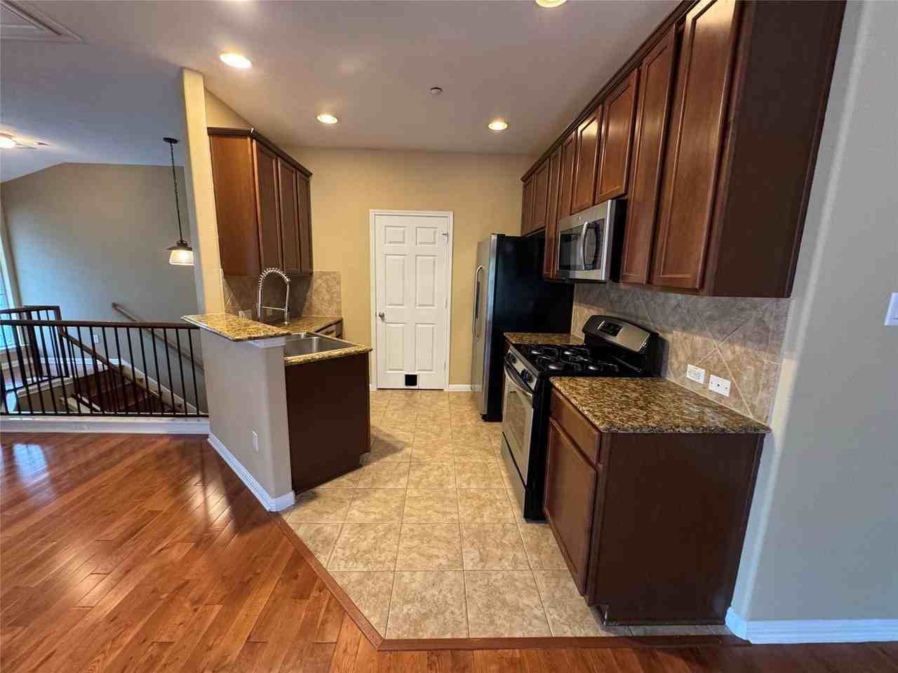 1310 W Parmer Ln - Photo 3 of 12