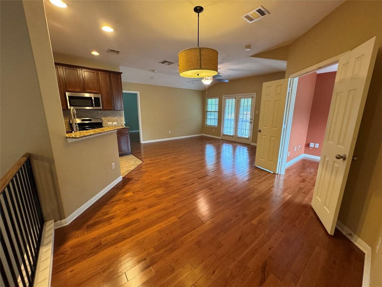 1310 W Parmer Ln - Photo 6 of 12