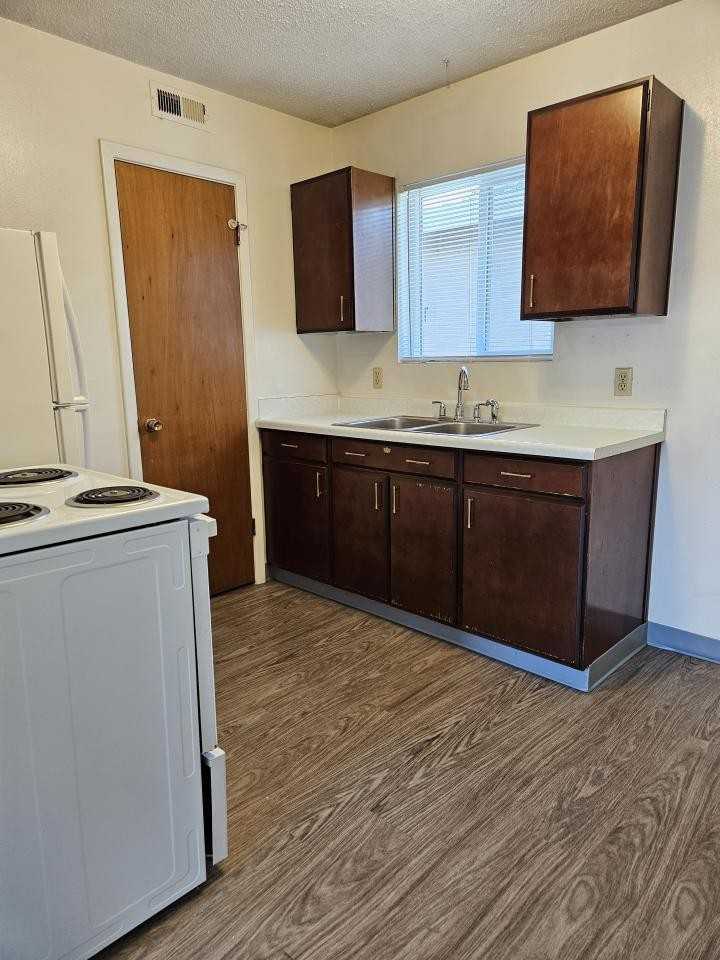 2024 Alderson Ave #3 - Photo 3 of 5