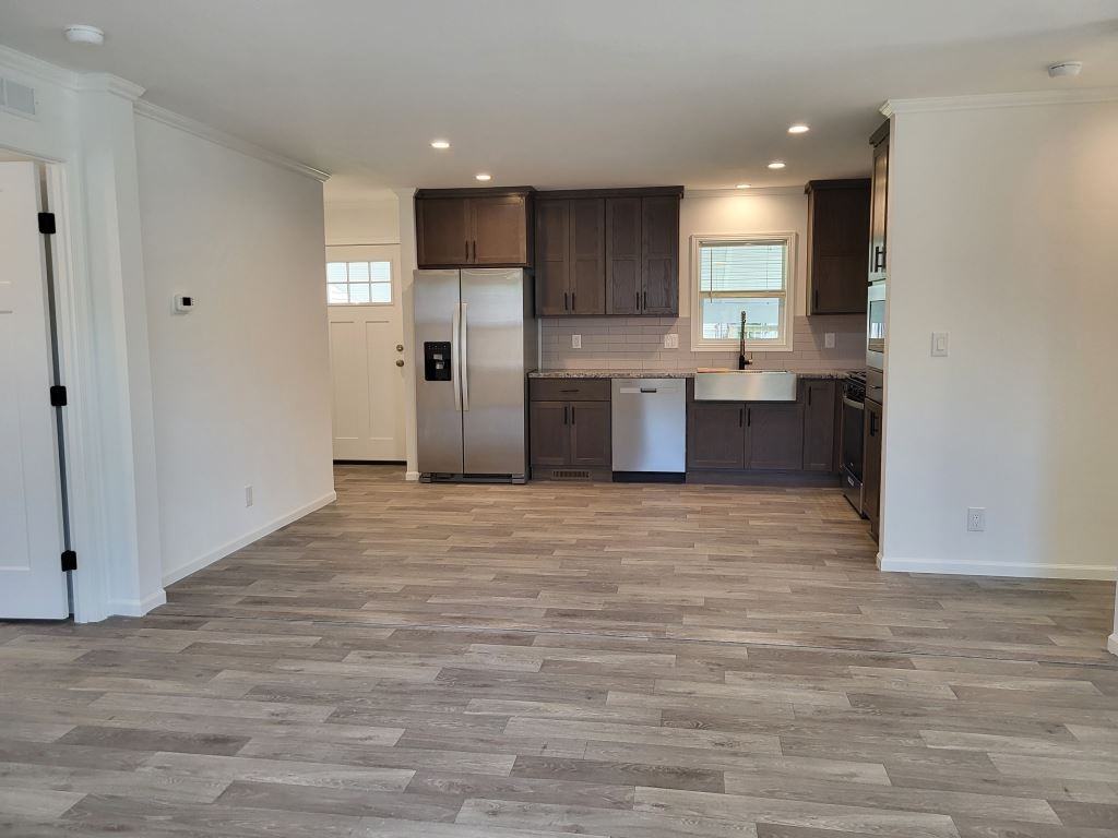 1116 Lake Terrace Rd - Photo 7 of 37