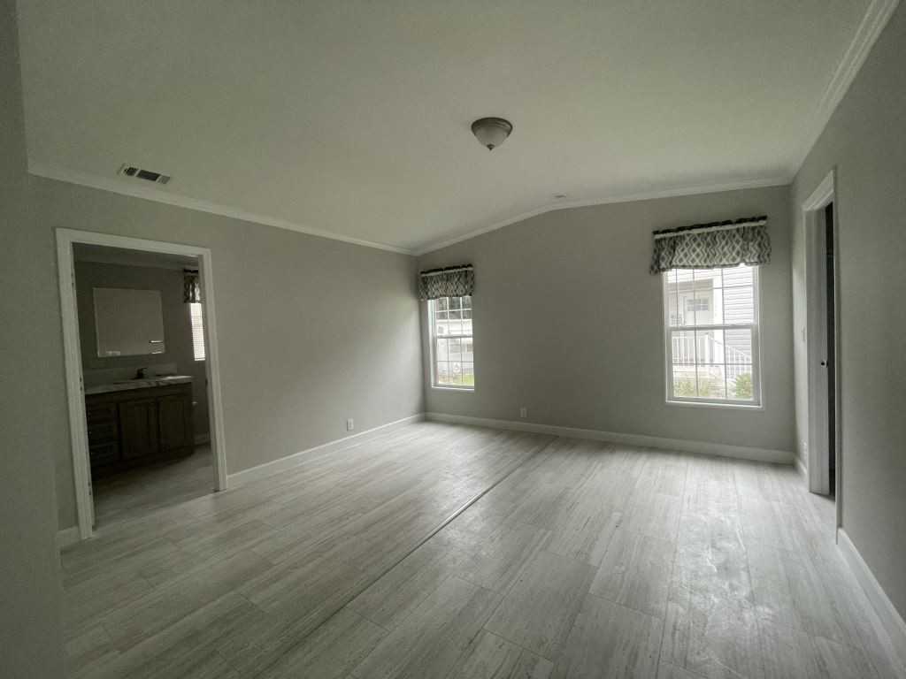 13204 Grape Ave - Photo 3 of 32