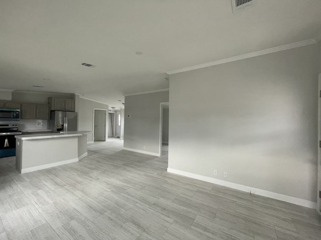 13204 Grape Ave - Photo 4 of 32