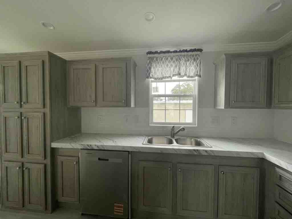 13204 Grape Ave - Photo 6 of 32