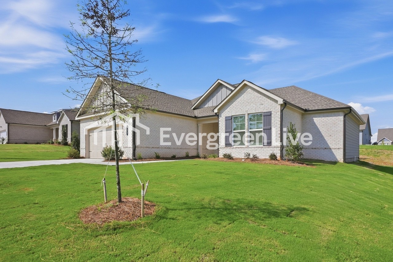 153 Overton Dr - Photo 3 of 20