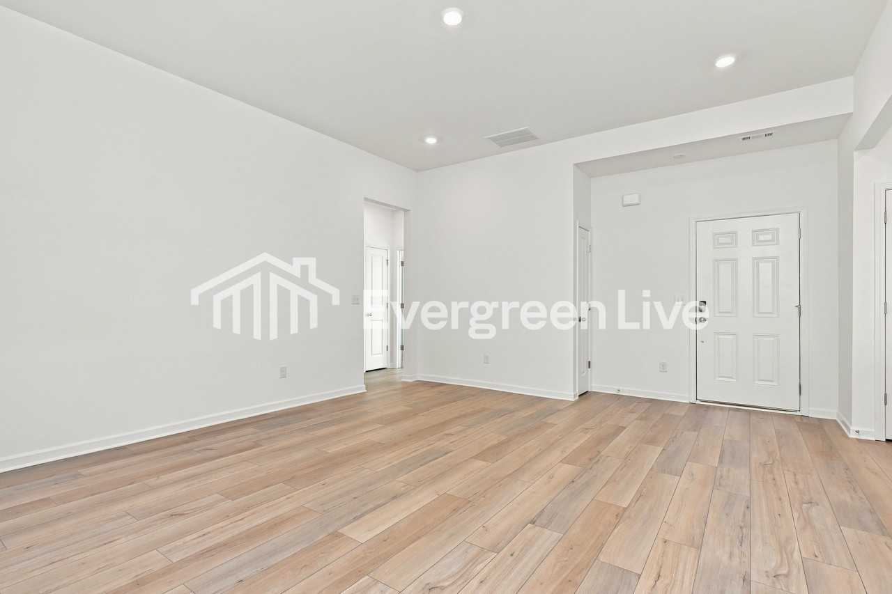 153 Overton Dr - Photo 5 of 20