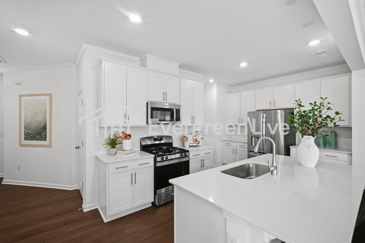1214 Blue Dasher Ln