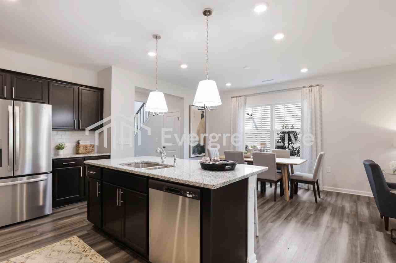 162 Caitlyn Pkwy - Photo 2 of 15