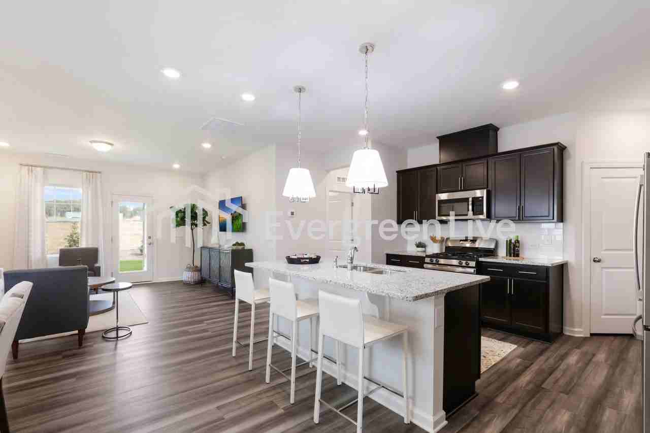 162 Caitlyn Pkwy - Photo 4 of 15