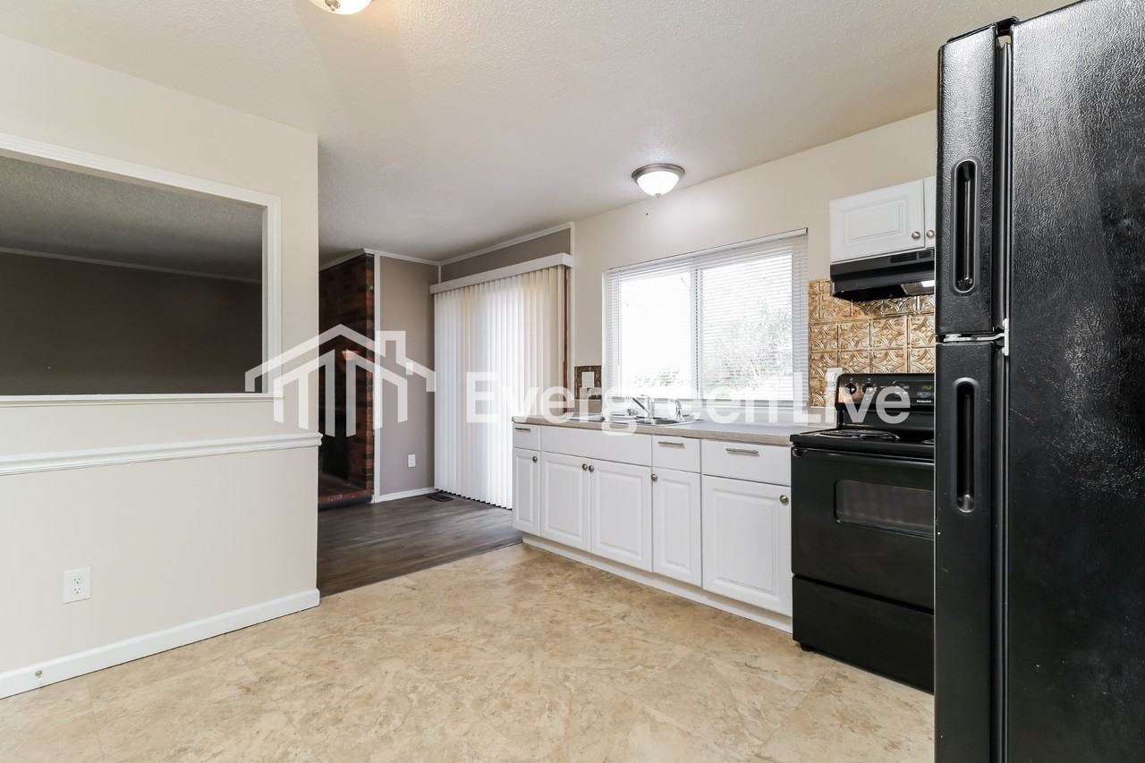 13374 Talleywood Dr - Photo 5 of 15