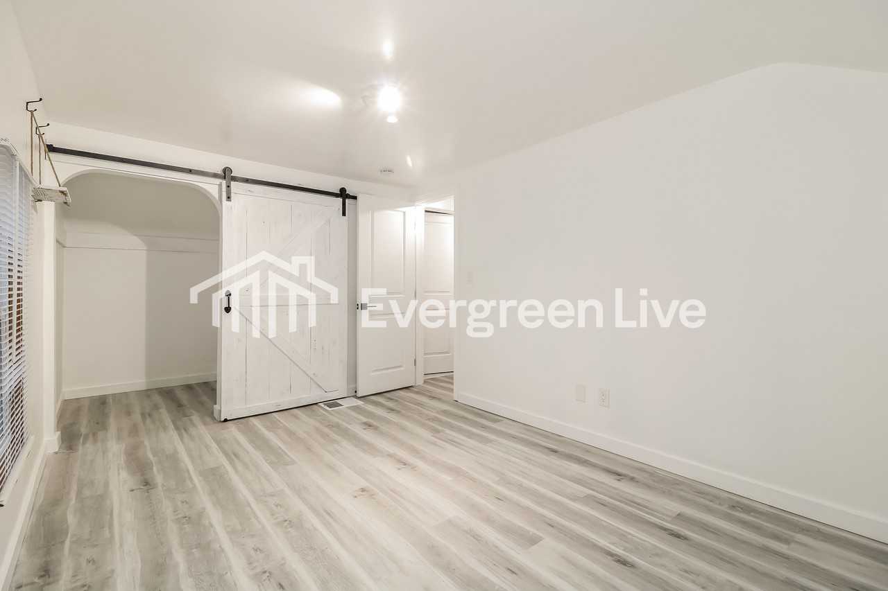 1311 Graham Blvd - Photo 3 of 15