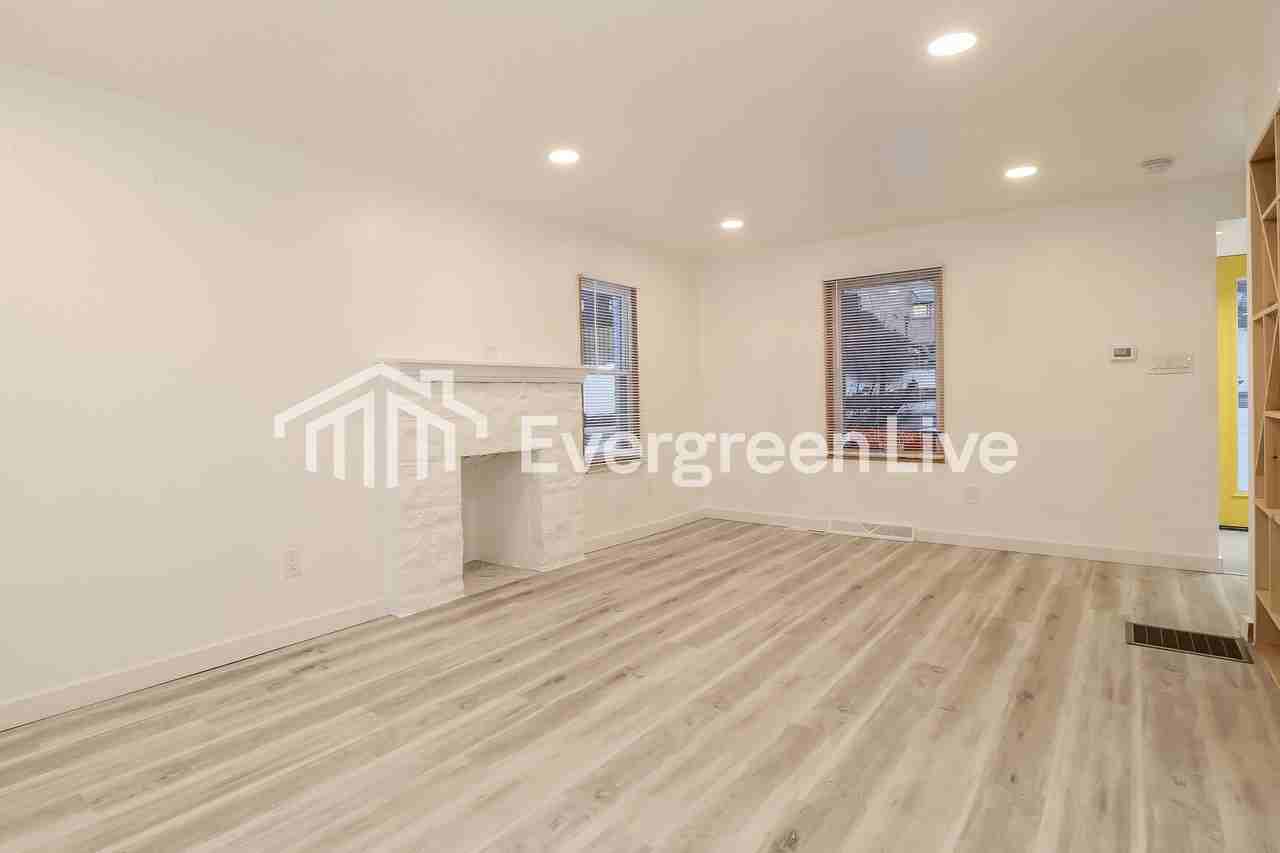1311 Graham Blvd - Photo 4 of 15