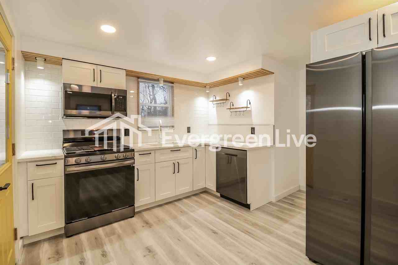 1311 Graham Blvd - Photo 7 of 15