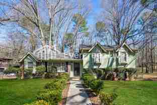 424 Carriage Dr - Photo 1 of 1