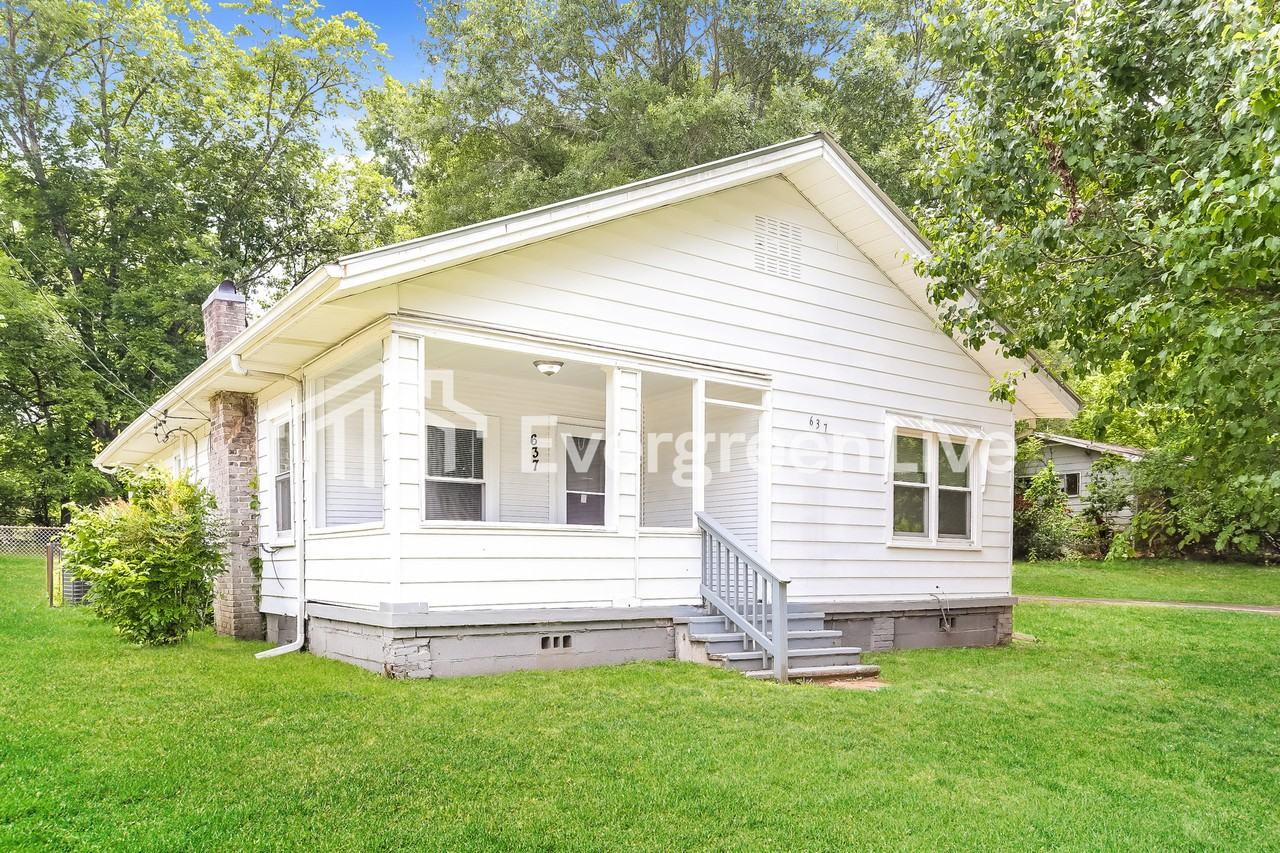 637 Lanett Ave - Photo 2 of 15