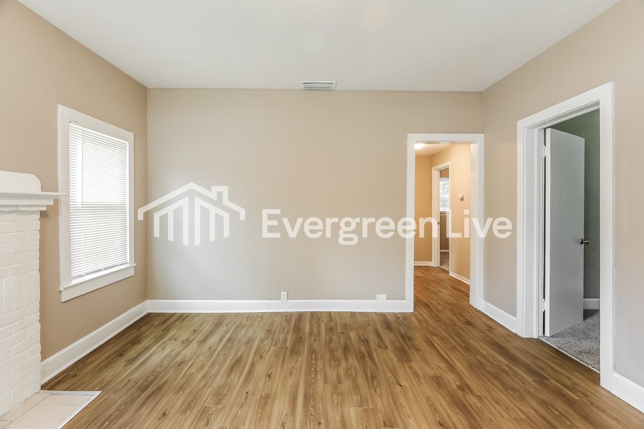 637 Lanett Ave - Photo 3 of 15