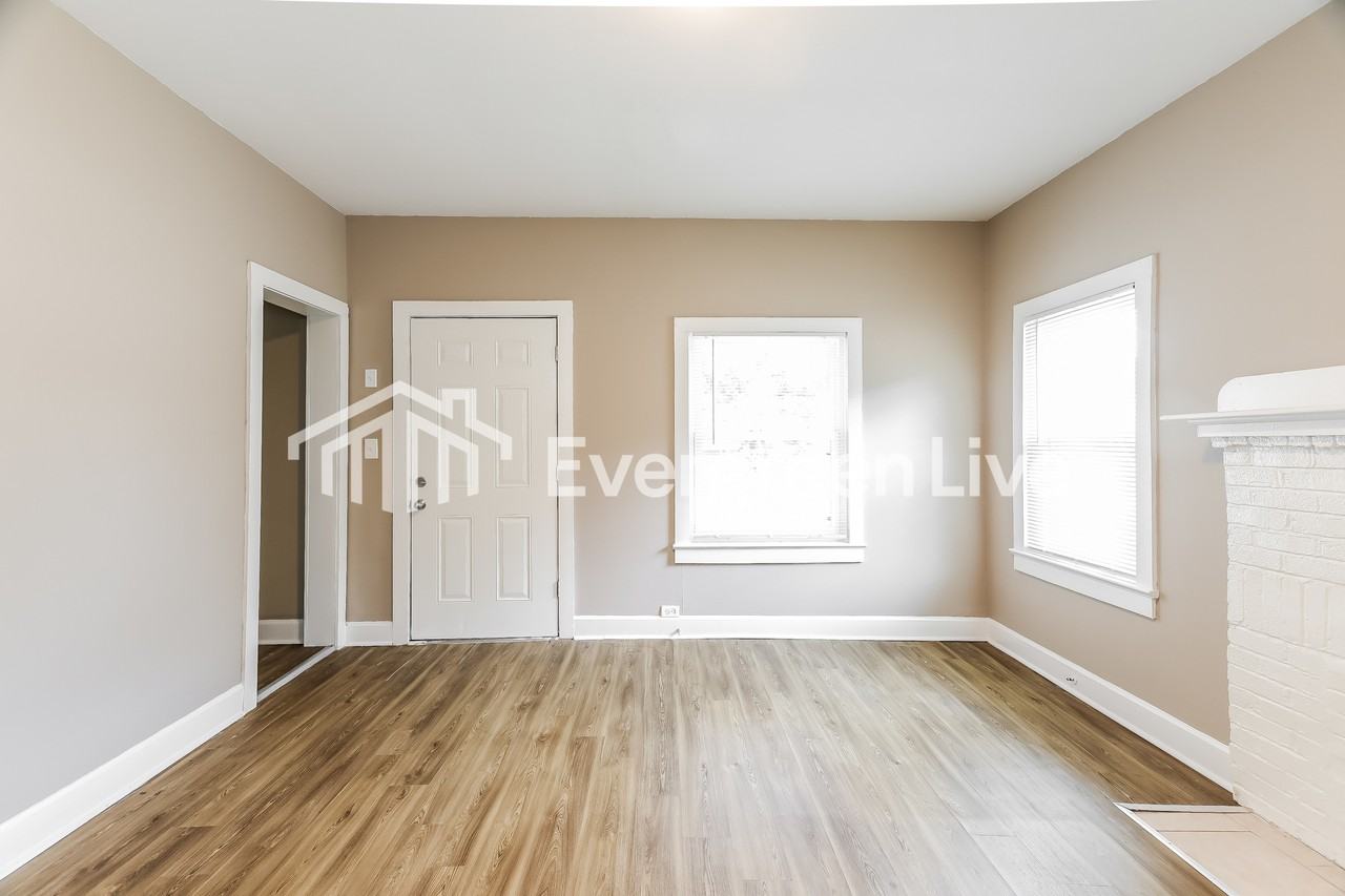637 Lanett Ave - Photo 4 of 15