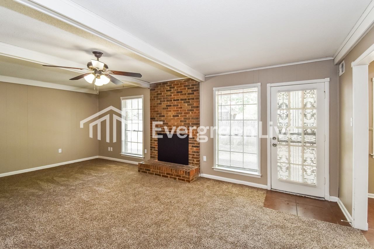 3096 Hickory Hill Rd - Photo 3 of 15