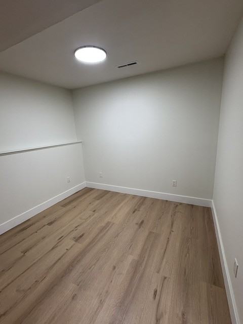 941 Selkirk Crescent - Photo 3 of 13