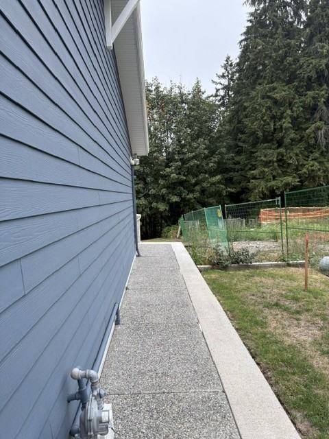 941 Selkirk Crescent - Photo 4 of 13
