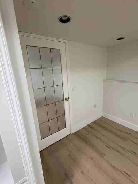 941 Selkirk Crescent - Photo 7 of 13