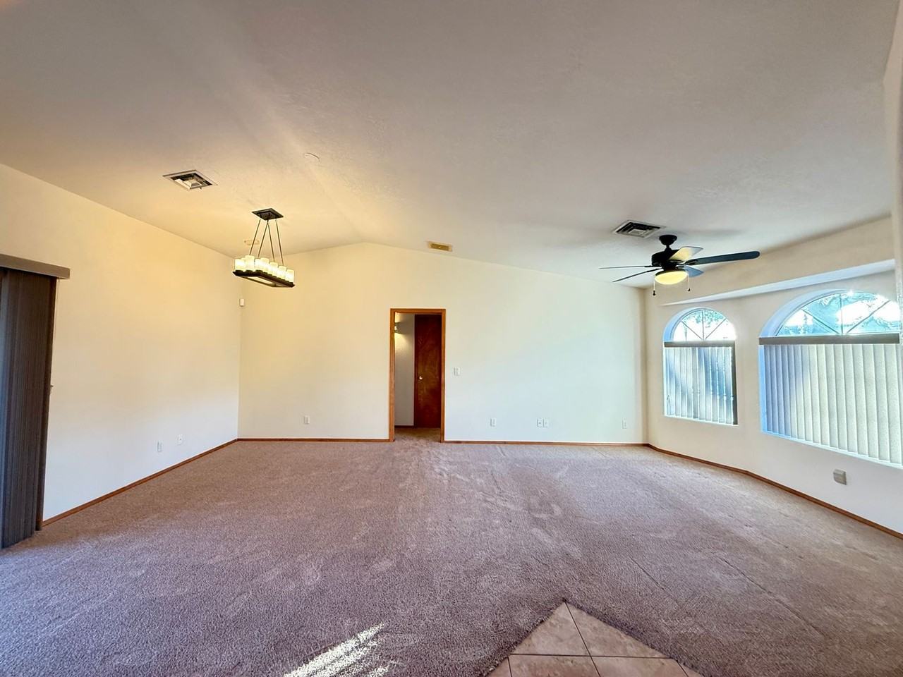 81 Acoma Blvd S - Photo 6 of 29