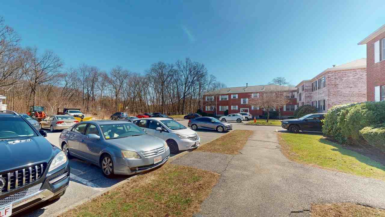 140 Lake Shore Rd #4 - Photo 2 of 19