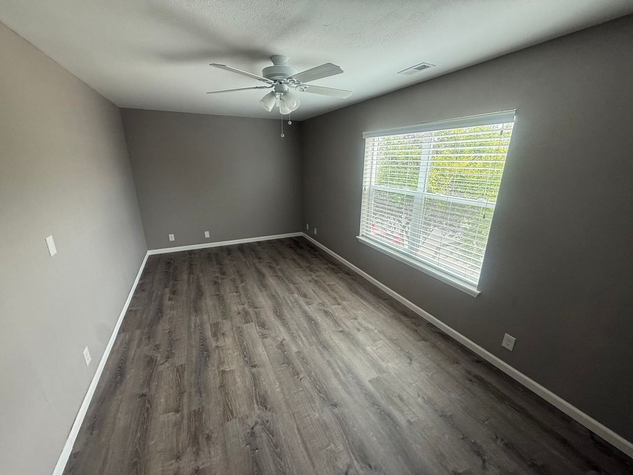 19506 104th Ave E - Photo 5 of 28