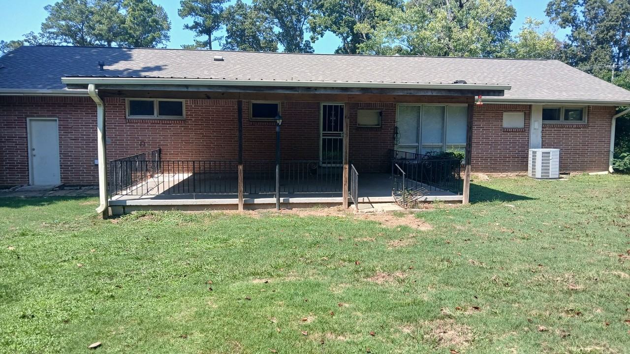 1070 Rushmeade Rd - Photo 4 of 32