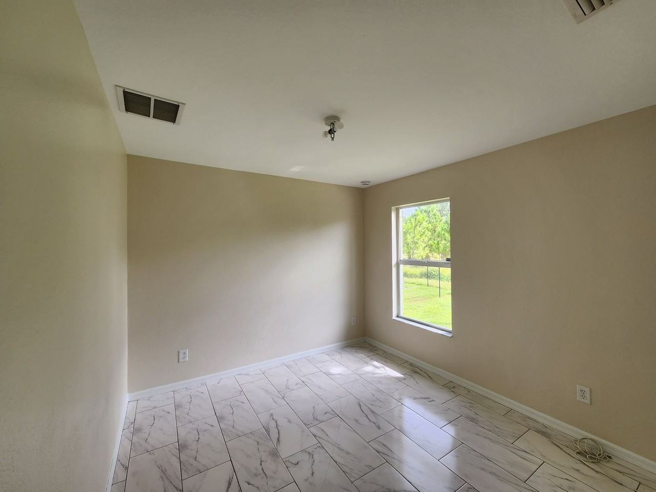 1818 Marson St - Photo 5 of 12