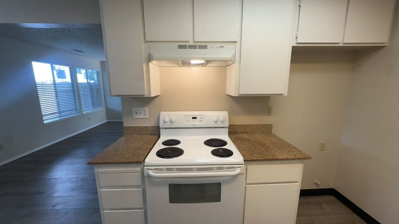 495 Cherry Ln - Photo 5 of 21