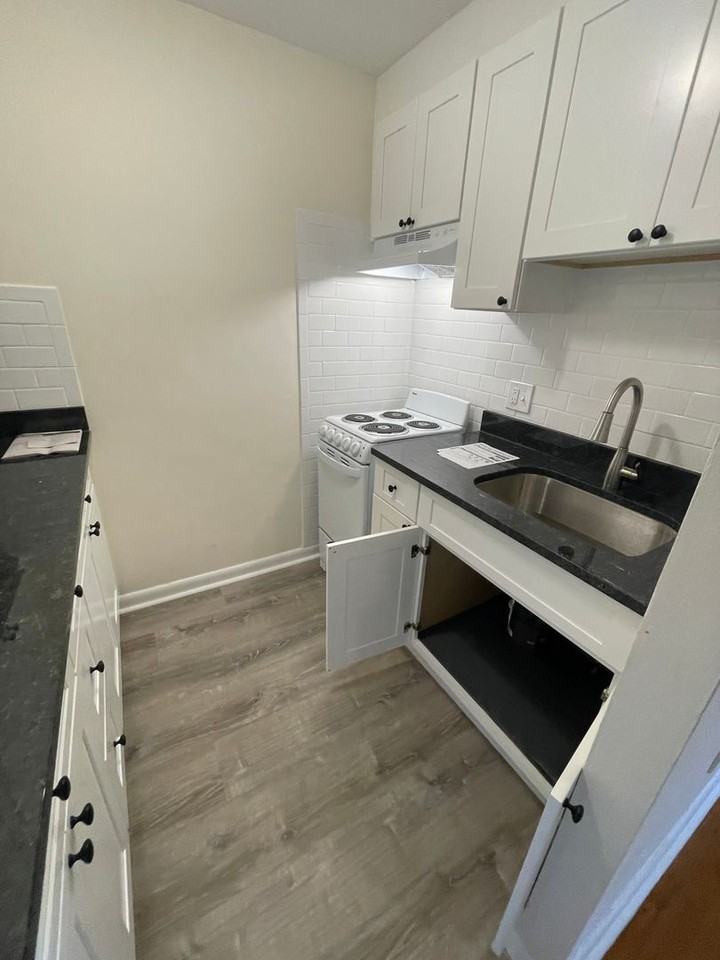 1315 Commonwealth Ave - Photo 3 of 15