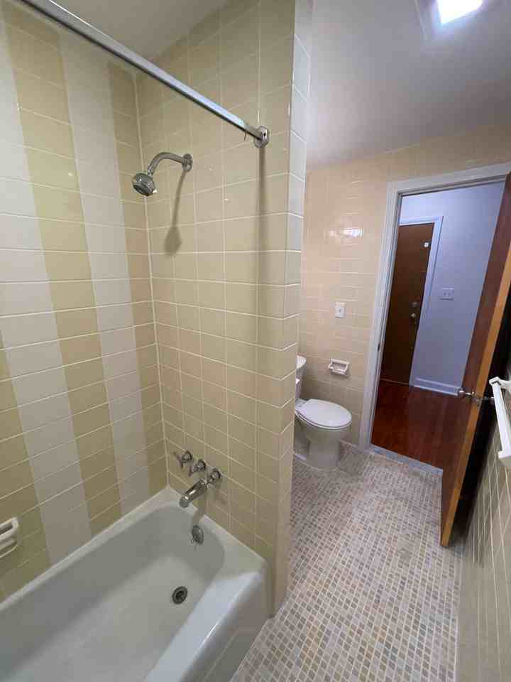 1315 Commonwealth Ave - Photo 4 of 15
