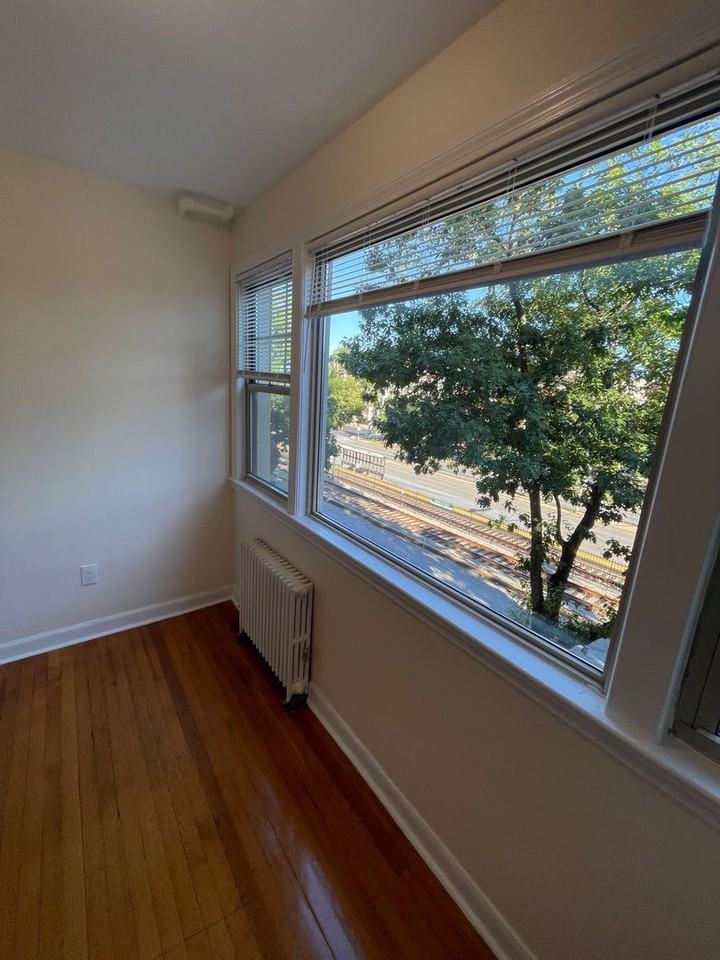 1315 Commonwealth Ave - Photo 6 of 15