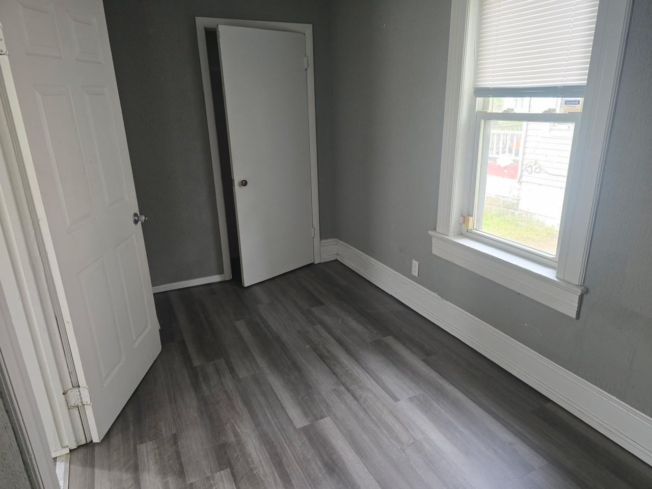 1503 W Millman St #SFH - Photo 7 of 9