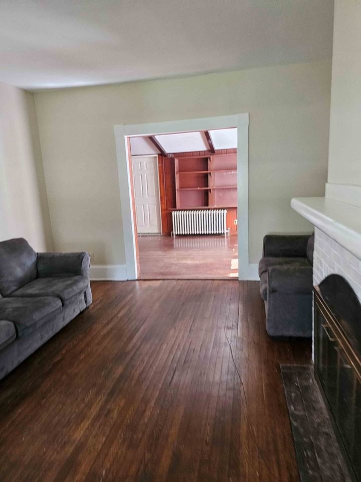 182 W Main St - Photo 4 of 8