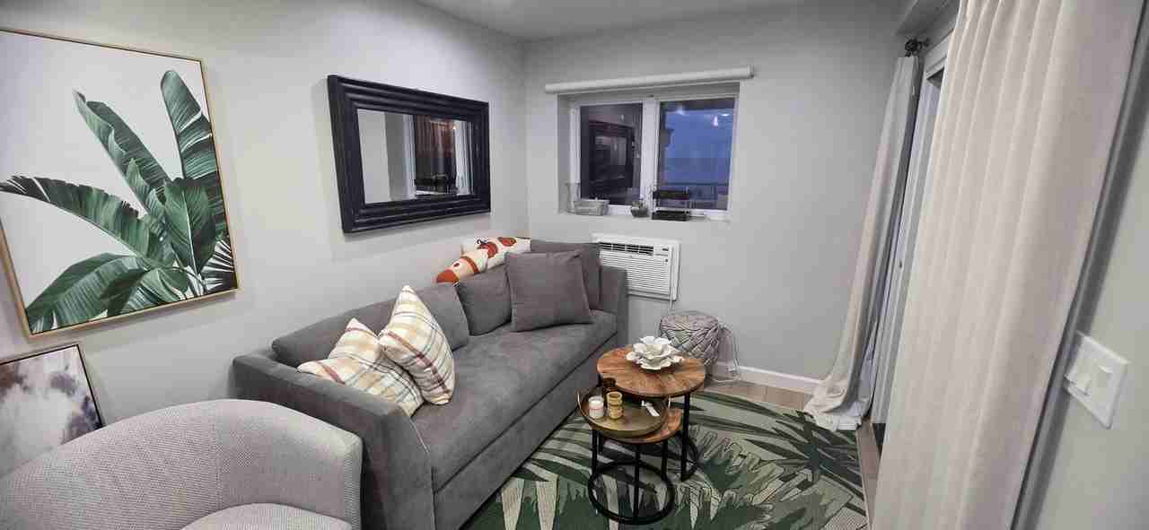 Beach House Chicago - Photo 5 of 5