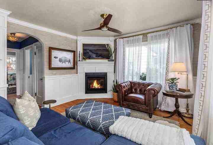 1138 1st Ave E - Photo 4 of 23