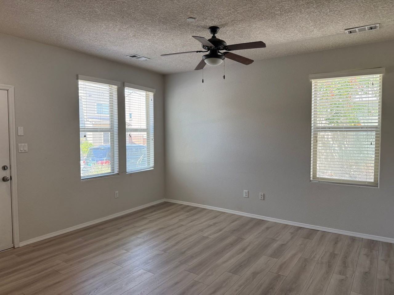11032 Fort Point Ln Ne #B - Photo 3 of 27
